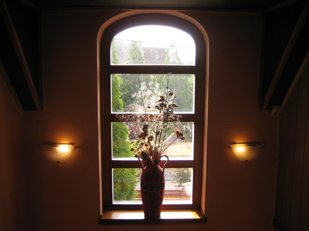 Emi Vendeghaz Hotel Balatonszemes Bagian luar foto