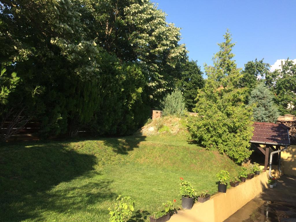 Emi Vendeghaz Hotel Balatonszemes Bagian luar foto