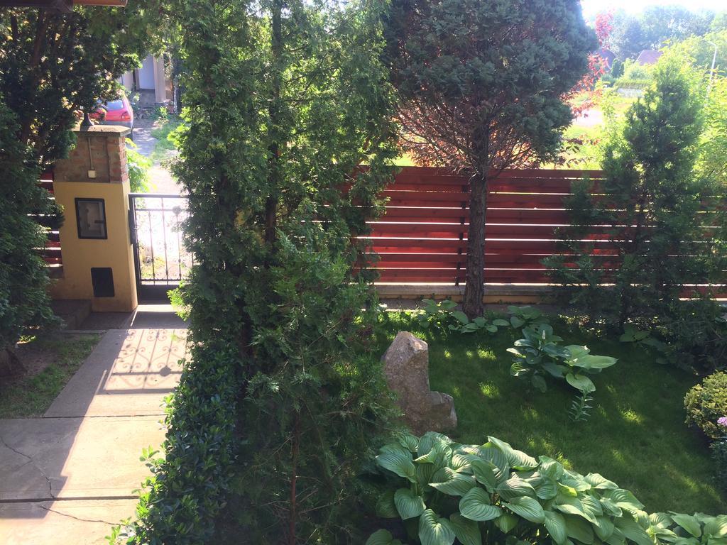 Emi Vendeghaz Hotel Balatonszemes Bagian luar foto