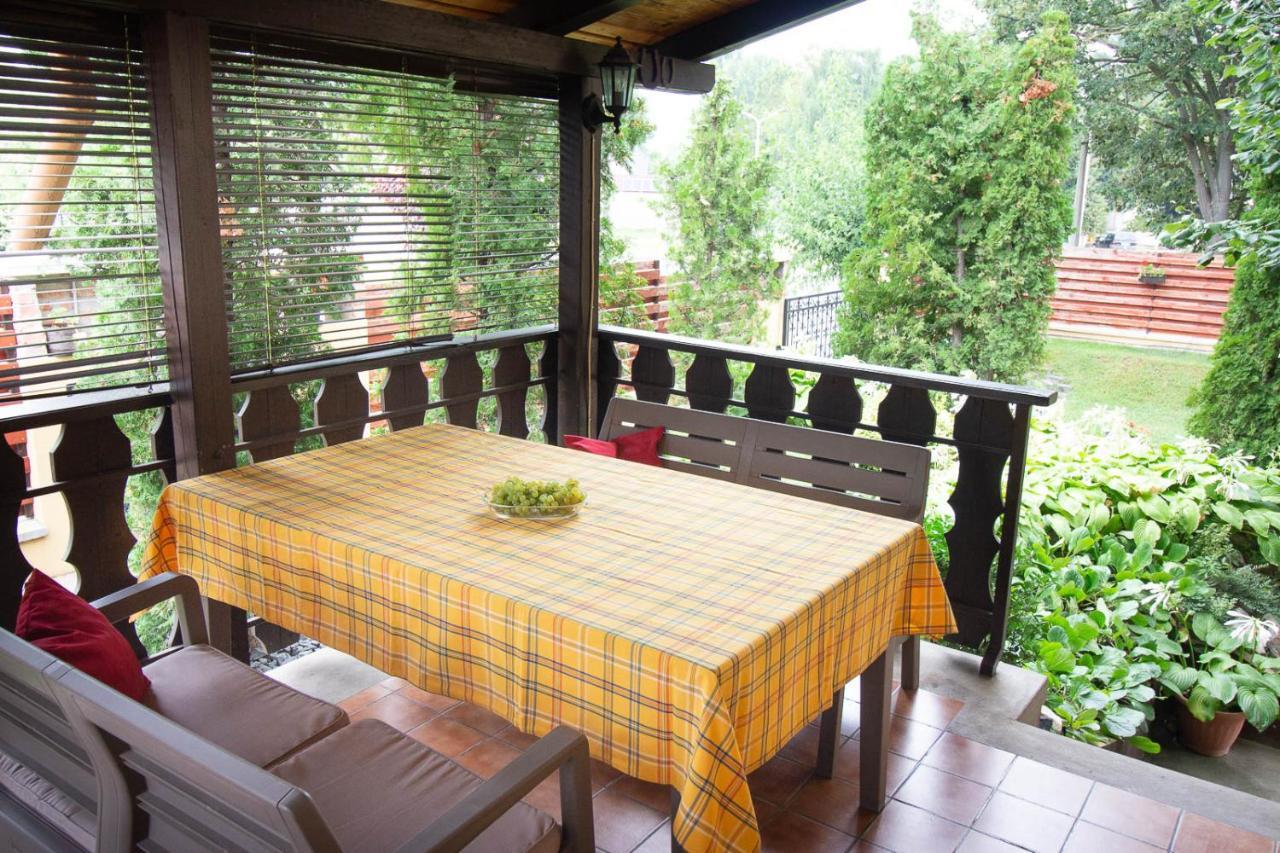 Emi Vendeghaz Hotel Balatonszemes Bagian luar foto