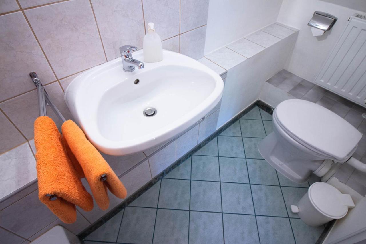 Emi Vendeghaz Hotel Balatonszemes Bagian luar foto
