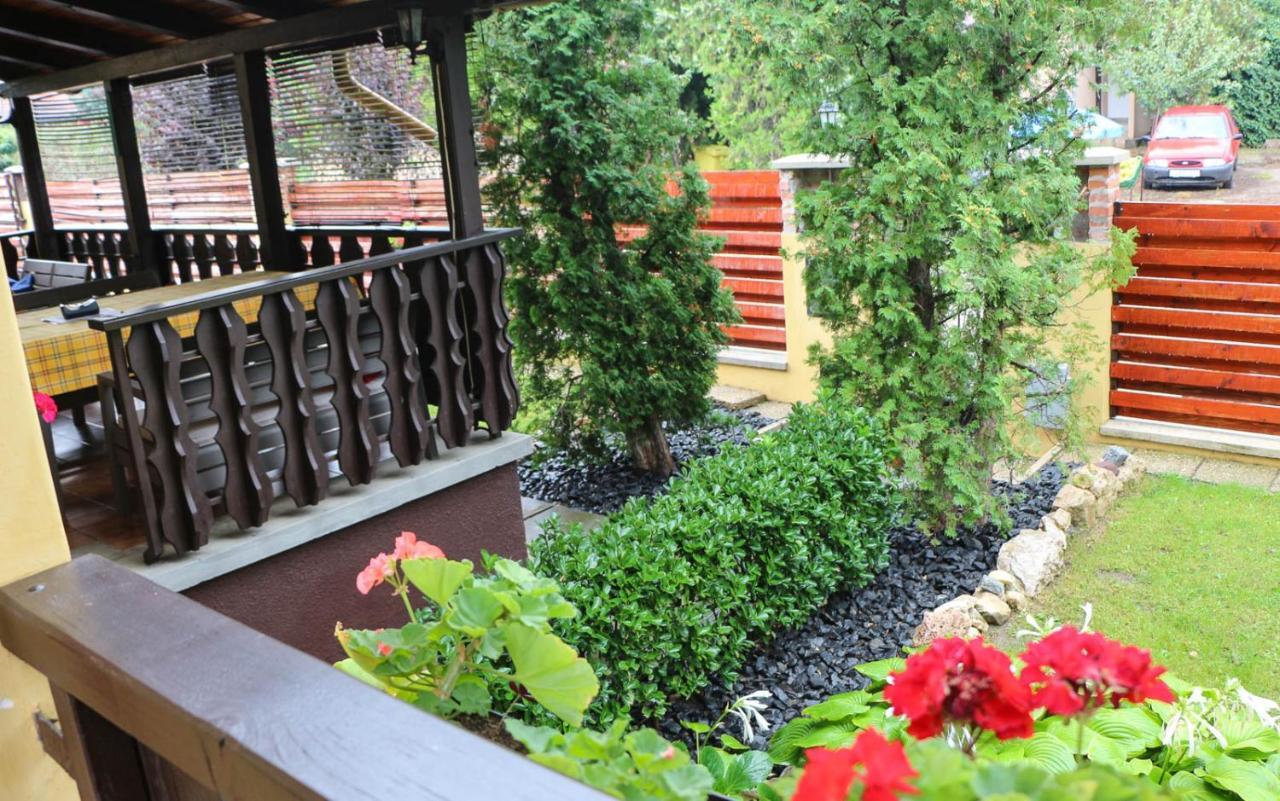 Emi Vendeghaz Hotel Balatonszemes Bagian luar foto